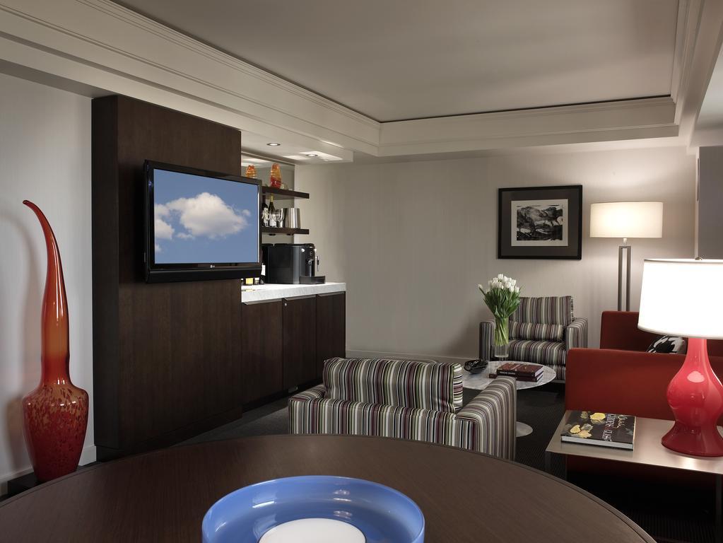 Hotel Murano Tacoma Exterior photo A suite at the Renaissance Boston Harborview Hotel